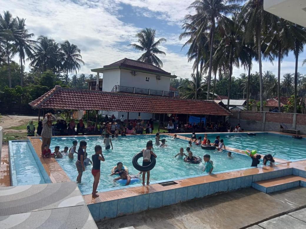 Sapu Nyapah Losmen Syariah Tanjung Setia Biha Esterno foto